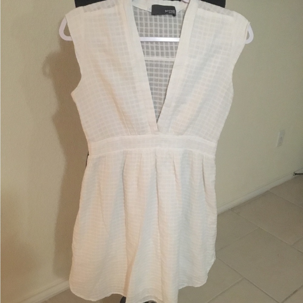 Myne Ashley Ann Dress , size 6, 100% Silk